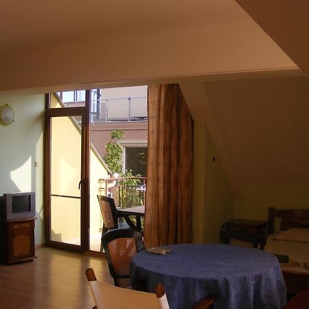 Guest House "Zora - Sarafovo" Burgas Stad Buitenkant foto
