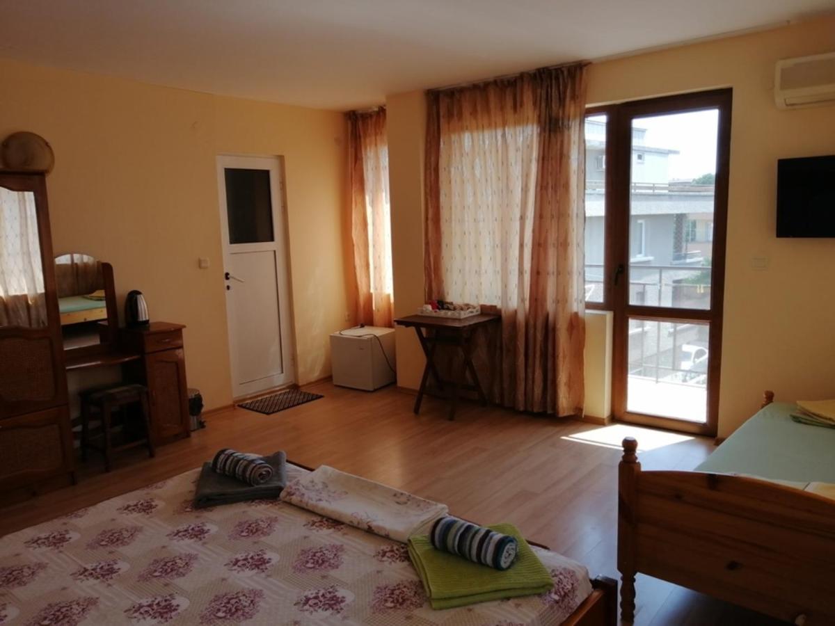 Guest House "Zora - Sarafovo" Burgas Stad Buitenkant foto