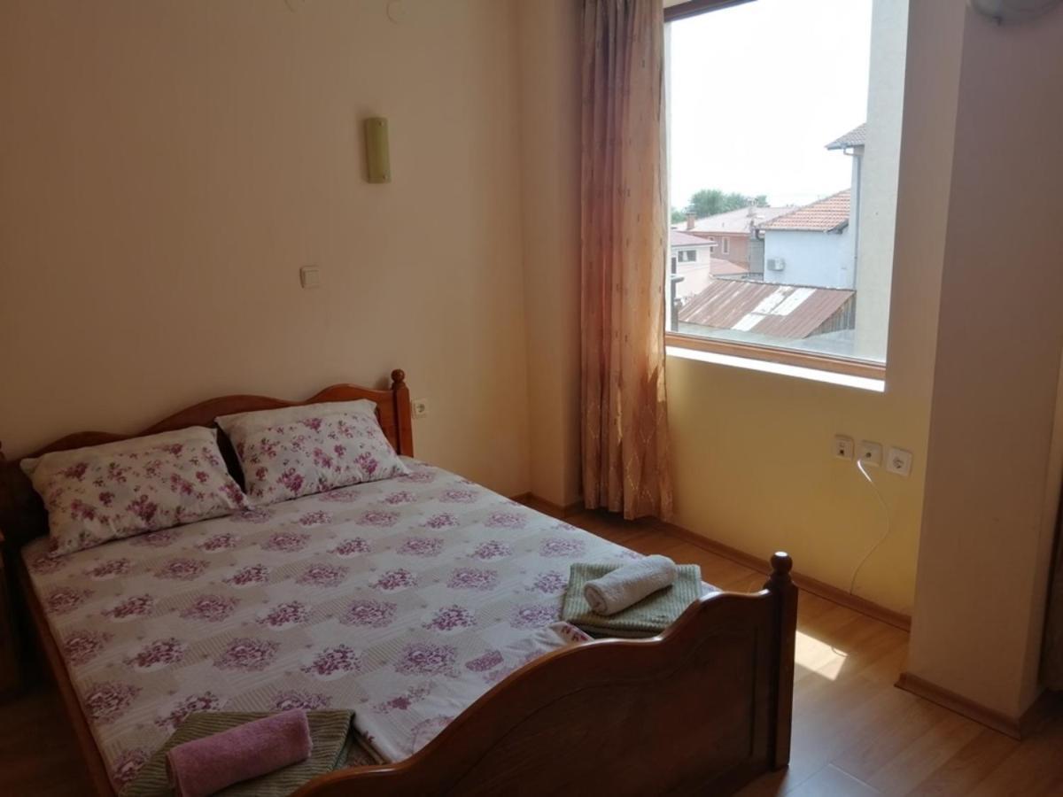 Guest House "Zora - Sarafovo" Burgas Stad Buitenkant foto