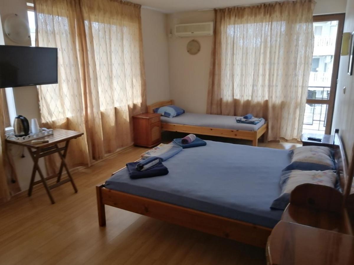 Guest House "Zora - Sarafovo" Burgas Stad Buitenkant foto