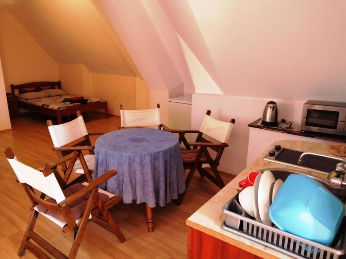 Guest House "Zora - Sarafovo" Burgas Stad Buitenkant foto