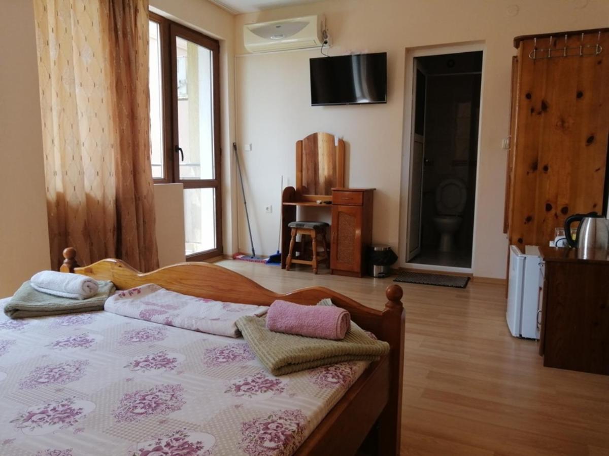 Guest House "Zora - Sarafovo" Burgas Stad Buitenkant foto
