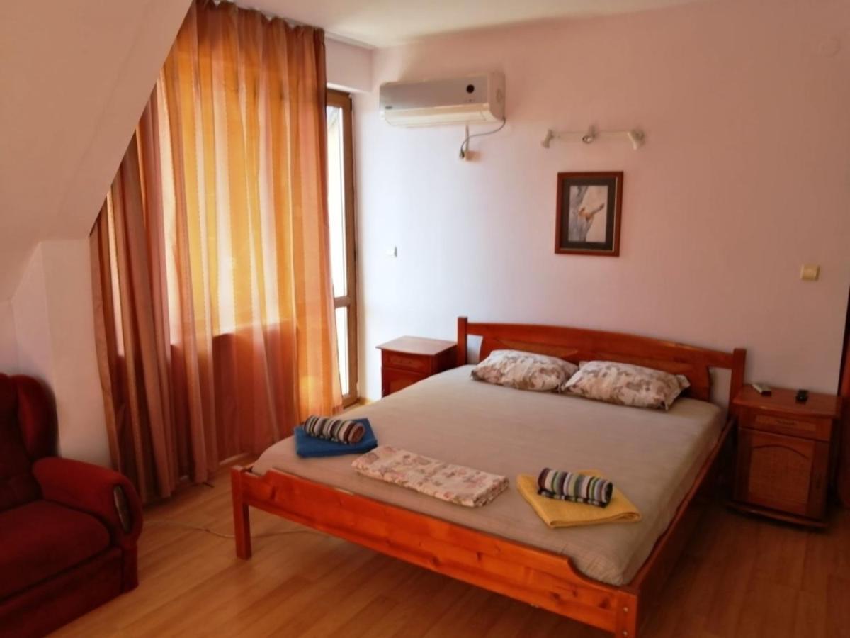 Guest House "Zora - Sarafovo" Burgas Stad Buitenkant foto