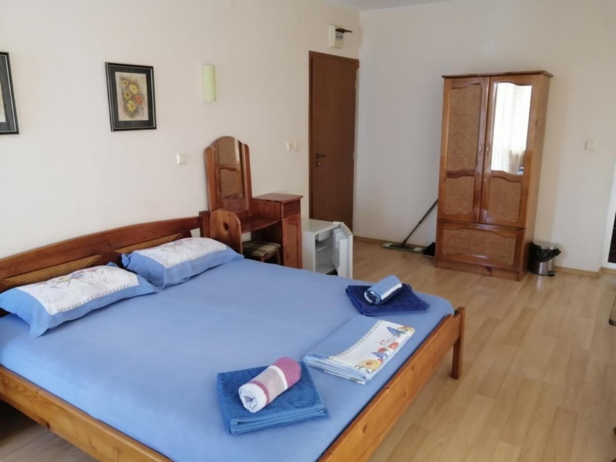Guest House "Zora - Sarafovo" Burgas Stad Buitenkant foto