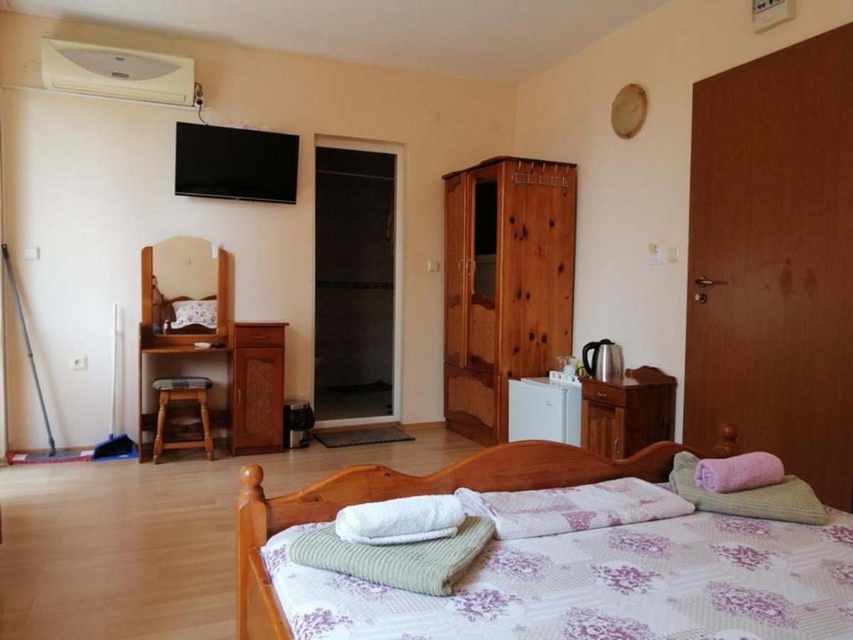 Guest House "Zora - Sarafovo" Burgas Stad Buitenkant foto