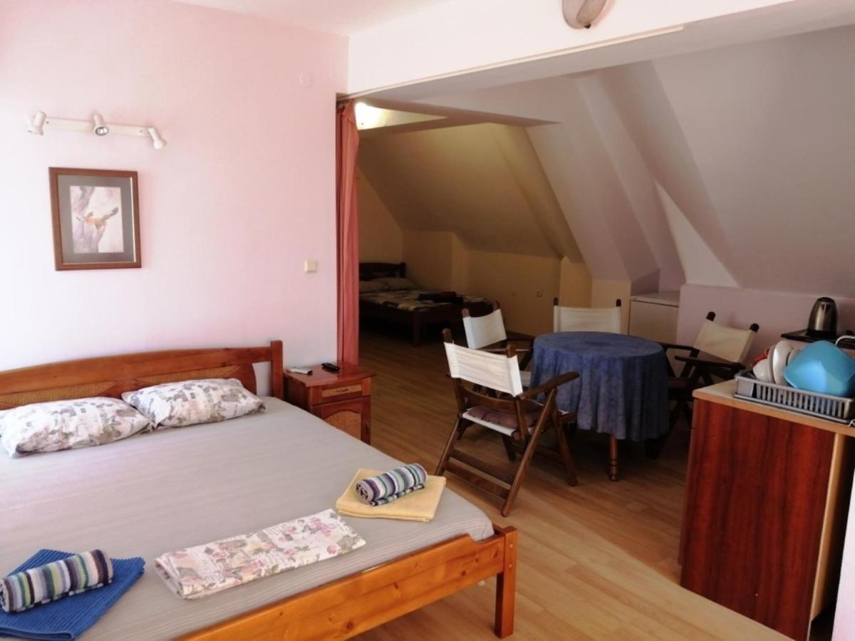 Guest House "Zora - Sarafovo" Burgas Stad Buitenkant foto