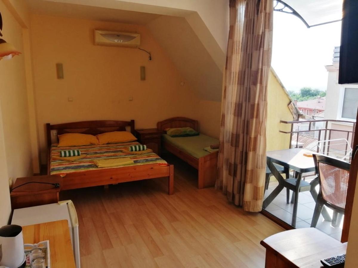 Guest House "Zora - Sarafovo" Burgas Stad Buitenkant foto