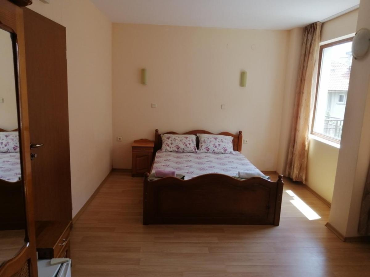 Guest House "Zora - Sarafovo" Burgas Stad Buitenkant foto