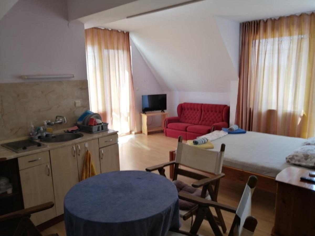 Guest House "Zora - Sarafovo" Burgas Stad Buitenkant foto