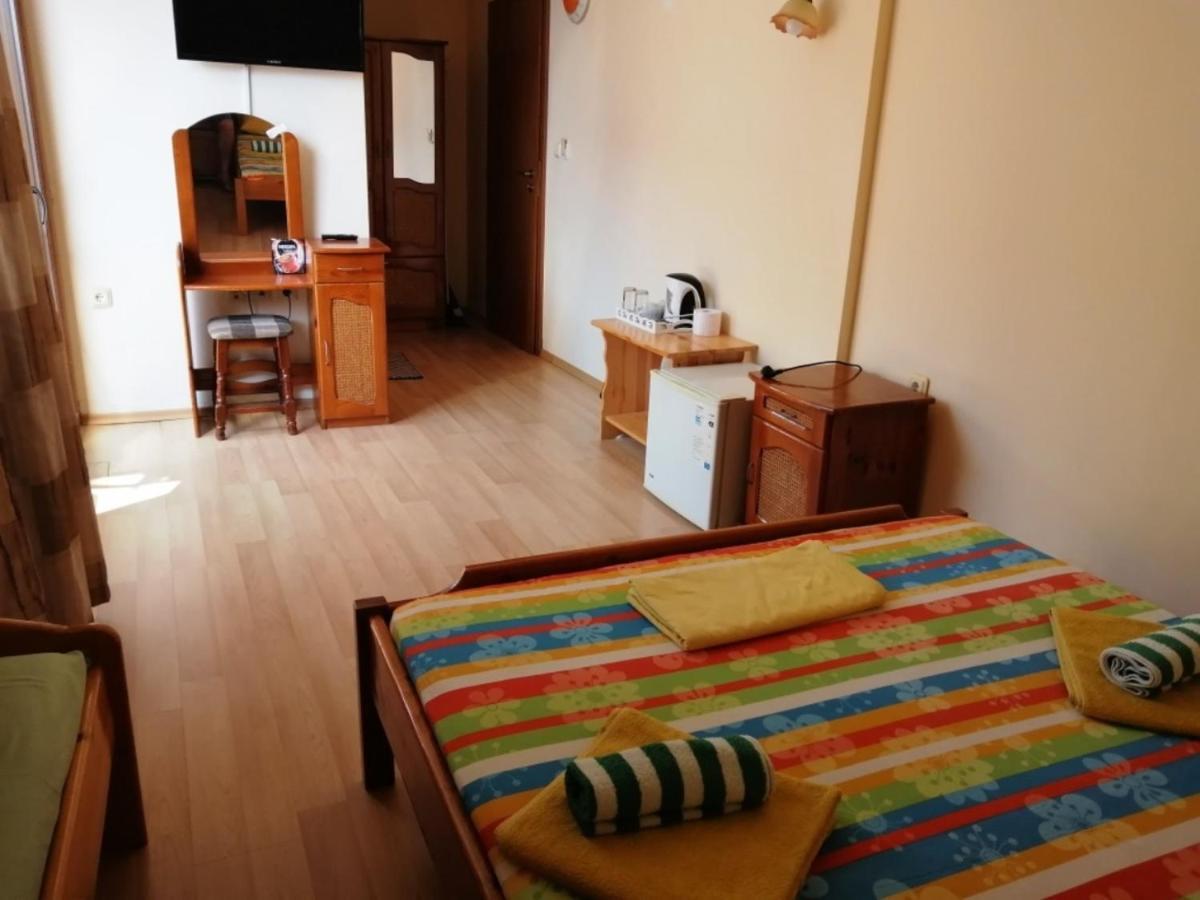 Guest House "Zora - Sarafovo" Burgas Stad Buitenkant foto