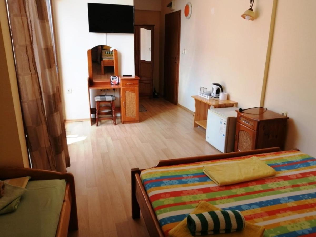 Guest House "Zora - Sarafovo" Burgas Stad Buitenkant foto