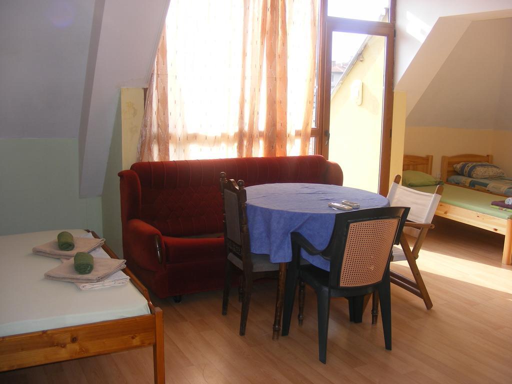 Guest House "Zora - Sarafovo" Burgas Stad Buitenkant foto
