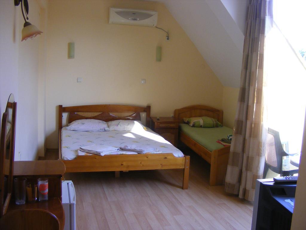 Guest House "Zora - Sarafovo" Burgas Stad Buitenkant foto