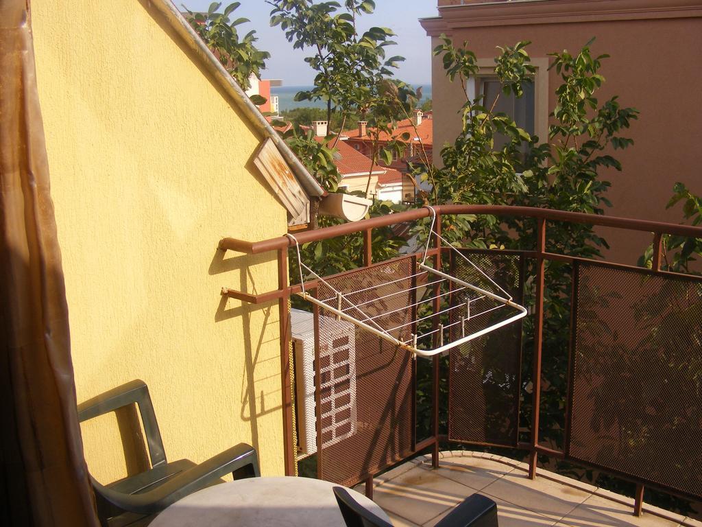 Guest House "Zora - Sarafovo" Burgas Stad Buitenkant foto
