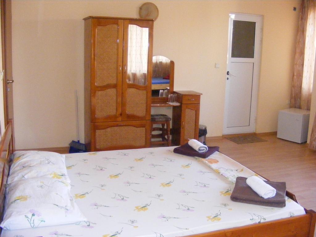 Guest House "Zora - Sarafovo" Burgas Stad Buitenkant foto