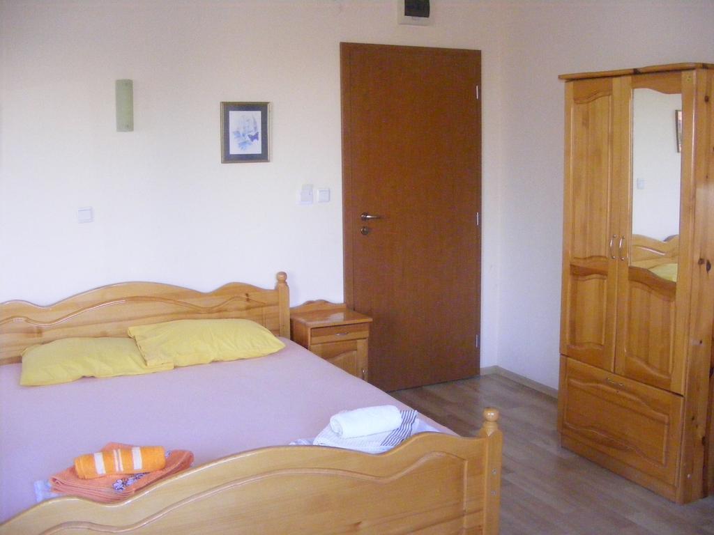 Guest House "Zora - Sarafovo" Burgas Stad Buitenkant foto