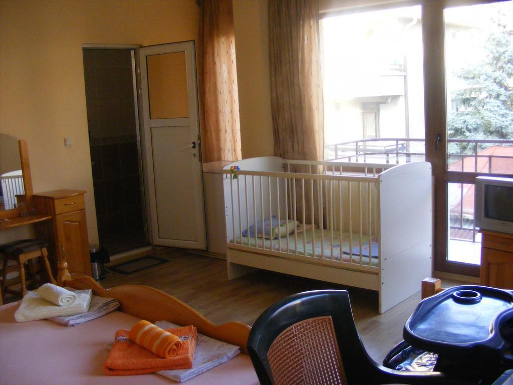 Guest House "Zora - Sarafovo" Burgas Stad Buitenkant foto