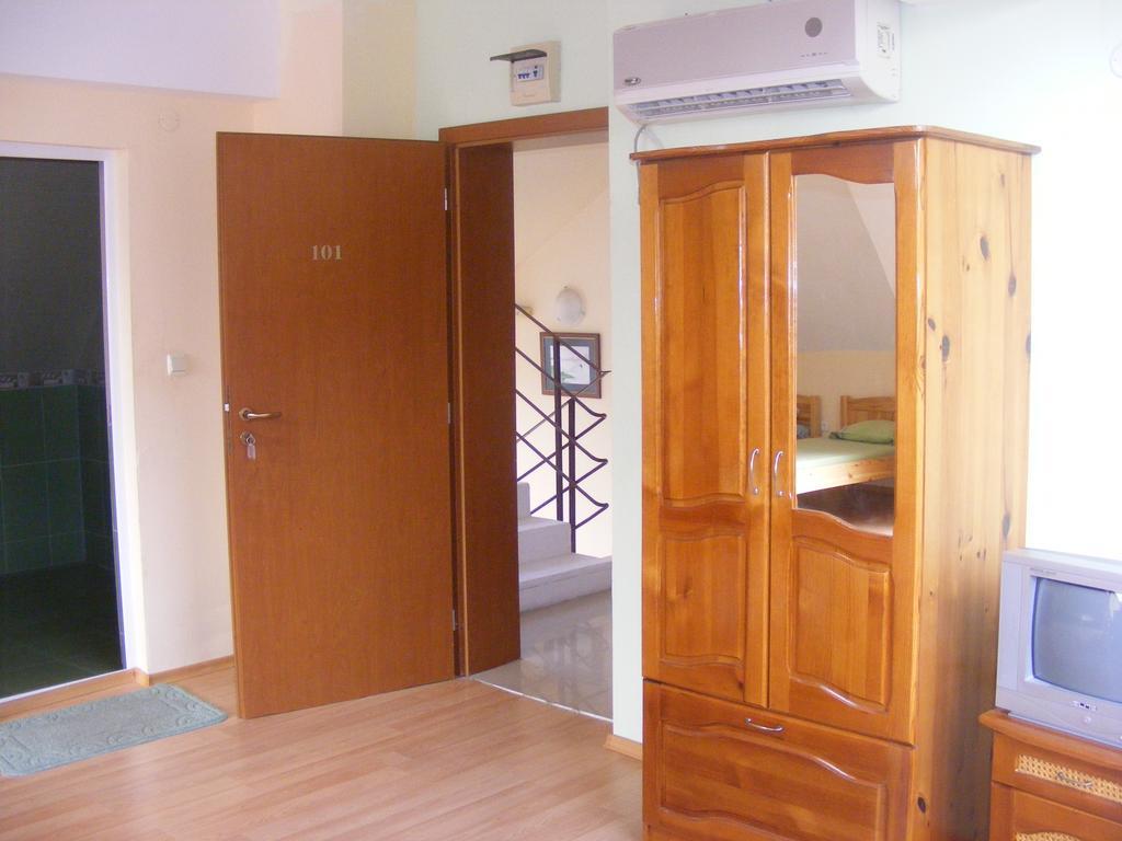 Guest House "Zora - Sarafovo" Burgas Stad Buitenkant foto