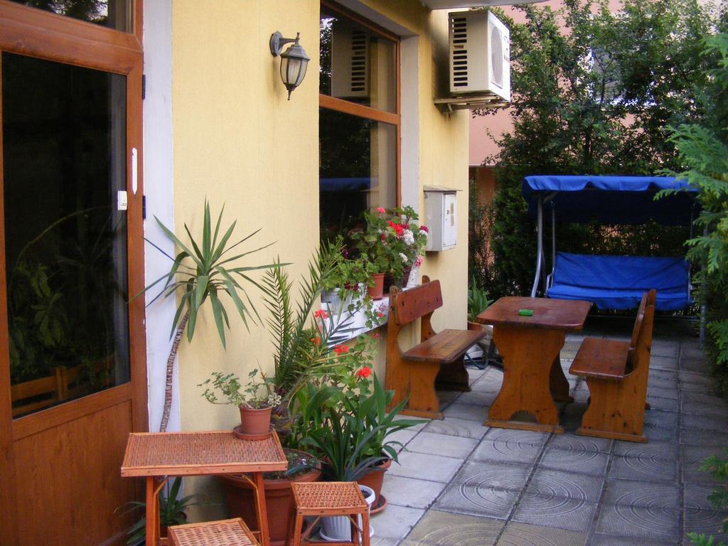 Guest House "Zora - Sarafovo" Burgas Stad Buitenkant foto