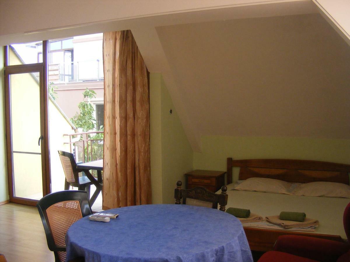 Guest House "Zora - Sarafovo" Burgas Stad Buitenkant foto